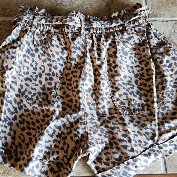 NWT aerie tan and black leopard print shorts size womans xs - Picture 4 of 9